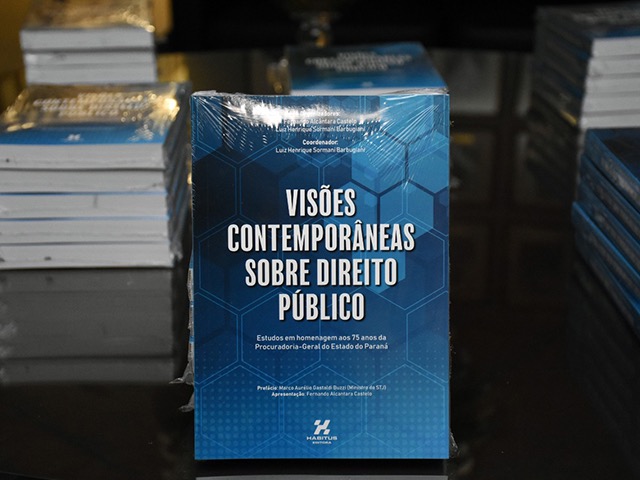 Read more about the article Alunos da ENAP da ANAPE e Procuradores do Estado de Sergipe e da Bahia recebem livro publicado pela APEP