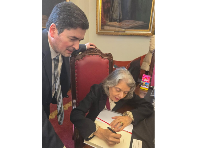 Leia mais sobre o artigo VICE-PRESIDENTE DA APEP MARCA PRESENÇA EM LANÇAMENTO DE LIVRO EM HOMENAGEM À MINISTRA CARMEM LÚCIA