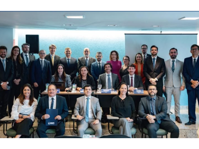 Leia mais sobre o artigo PRESIDENTE DA APEP PARTICIPA DE REUNIÃO DE CONSELHO DELIBERATIVO DA ANAPE EM BRASÍLIA