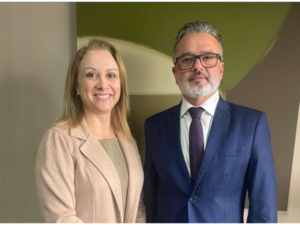 Leia mais sobre o artigo APEP E PGE-PR REÚNEM-SE PARA TRATAR DE ASSUNTOS INSITUCIONAIS