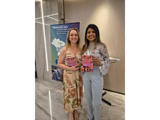 APEP PRESTIGIA LANÇAMENTO DE OBRAS NO 51º CNPE